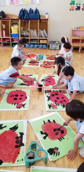 絵画 年中 双百合幼稚園 和泉市にあるキリスト教の精神に基づいた幼稚園